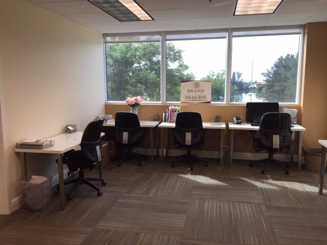 Agent Desks