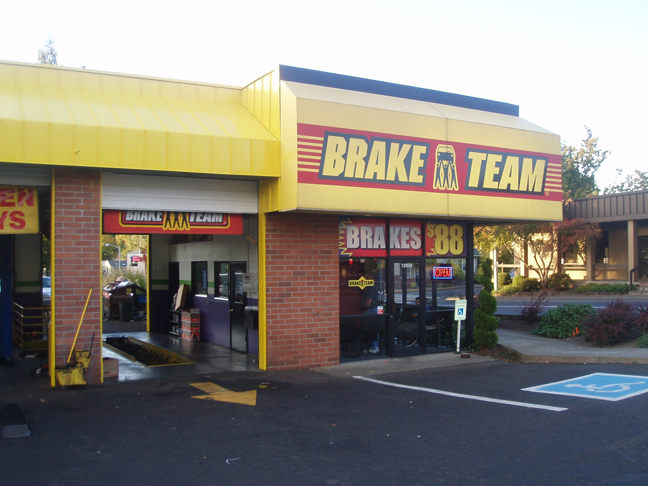 Brake Team 12035 Southwest Pacific Highway #A Tigard Oregon 97223 503-620-2446