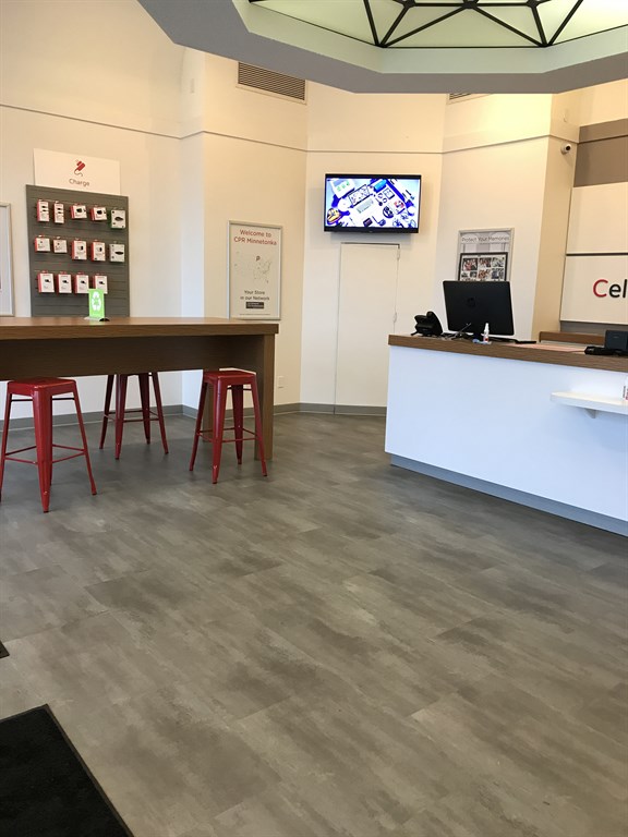 CPR Cell Phone Repair Minnetonka MN - Store Interior