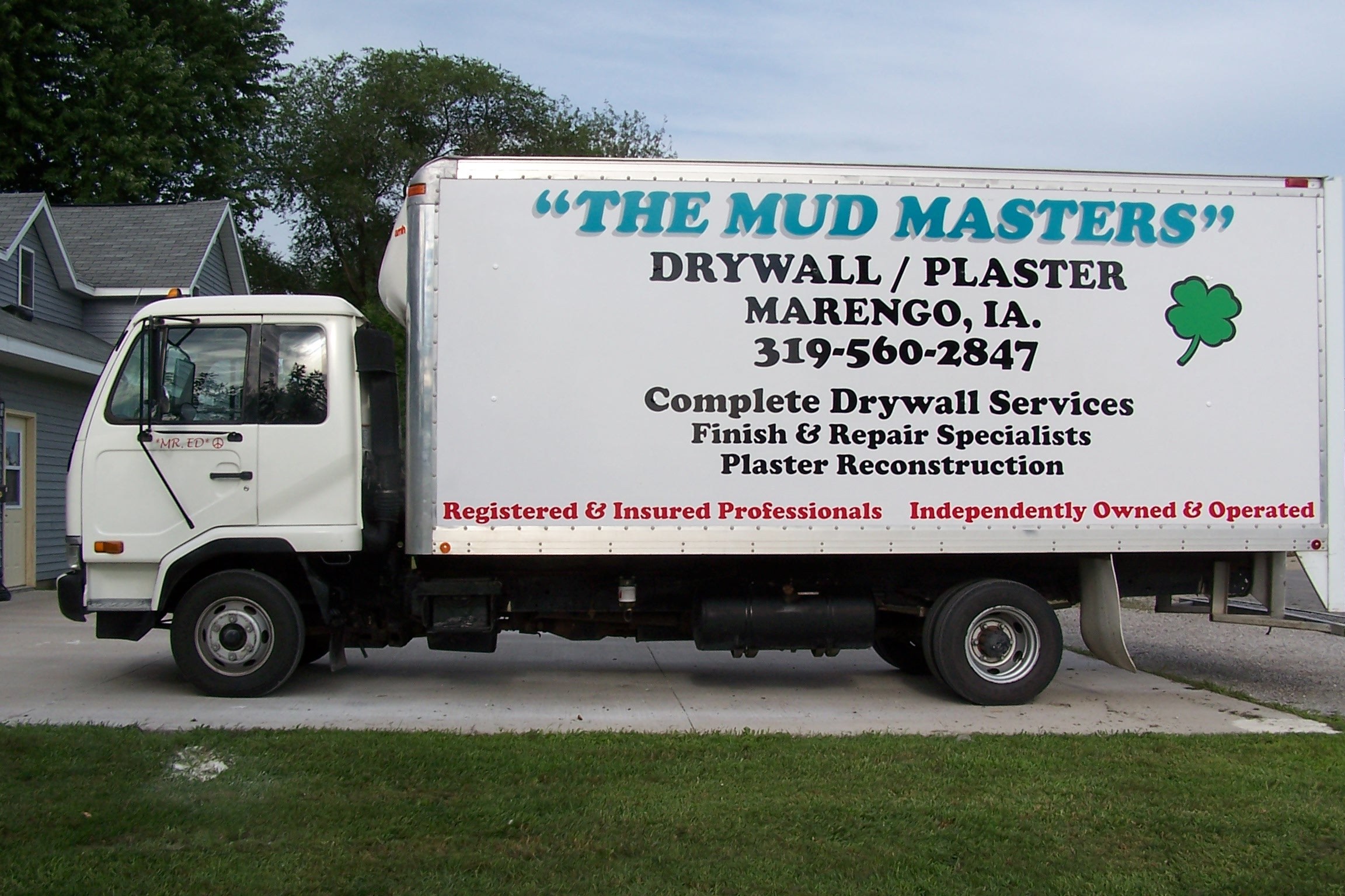 THE MUD MASTERS 319-560-2847 logo