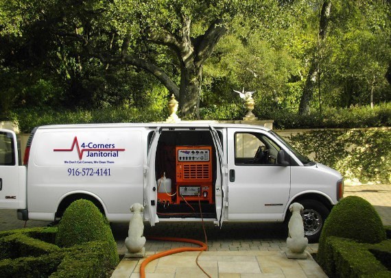 4 Corners Janitorial logo