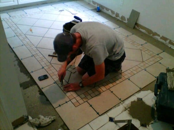 Logo for Ronnie's Renovations & Repairs
