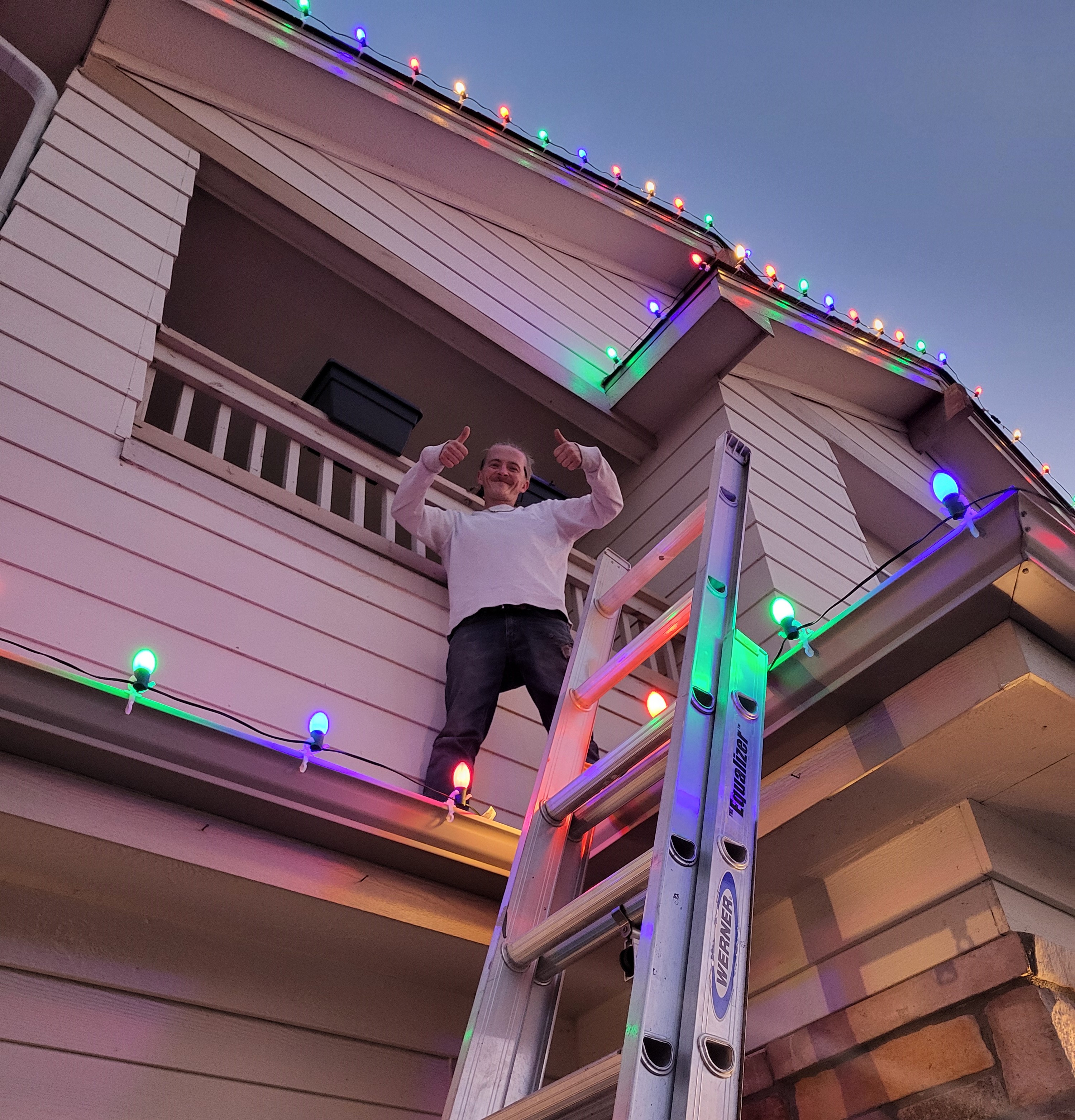 Avatar for Festive Glow Bros.