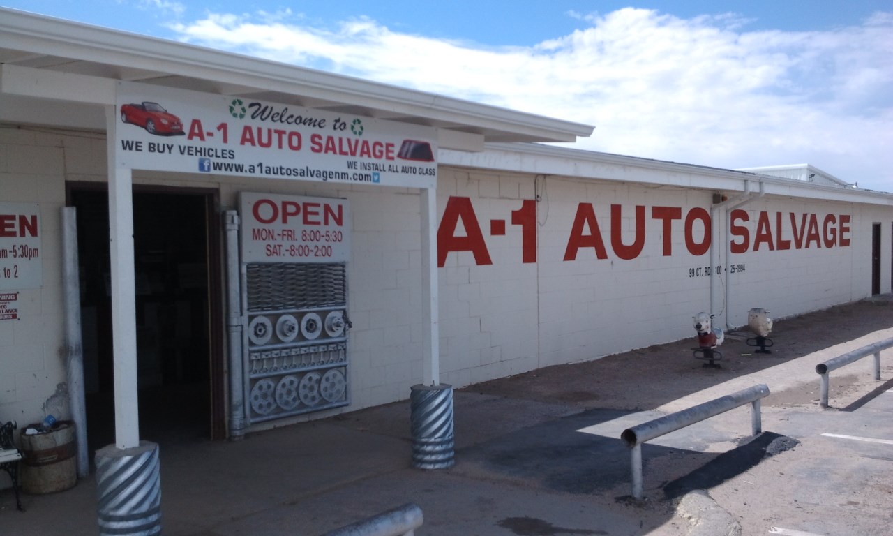 A-1 AUTO SALVAGE logo