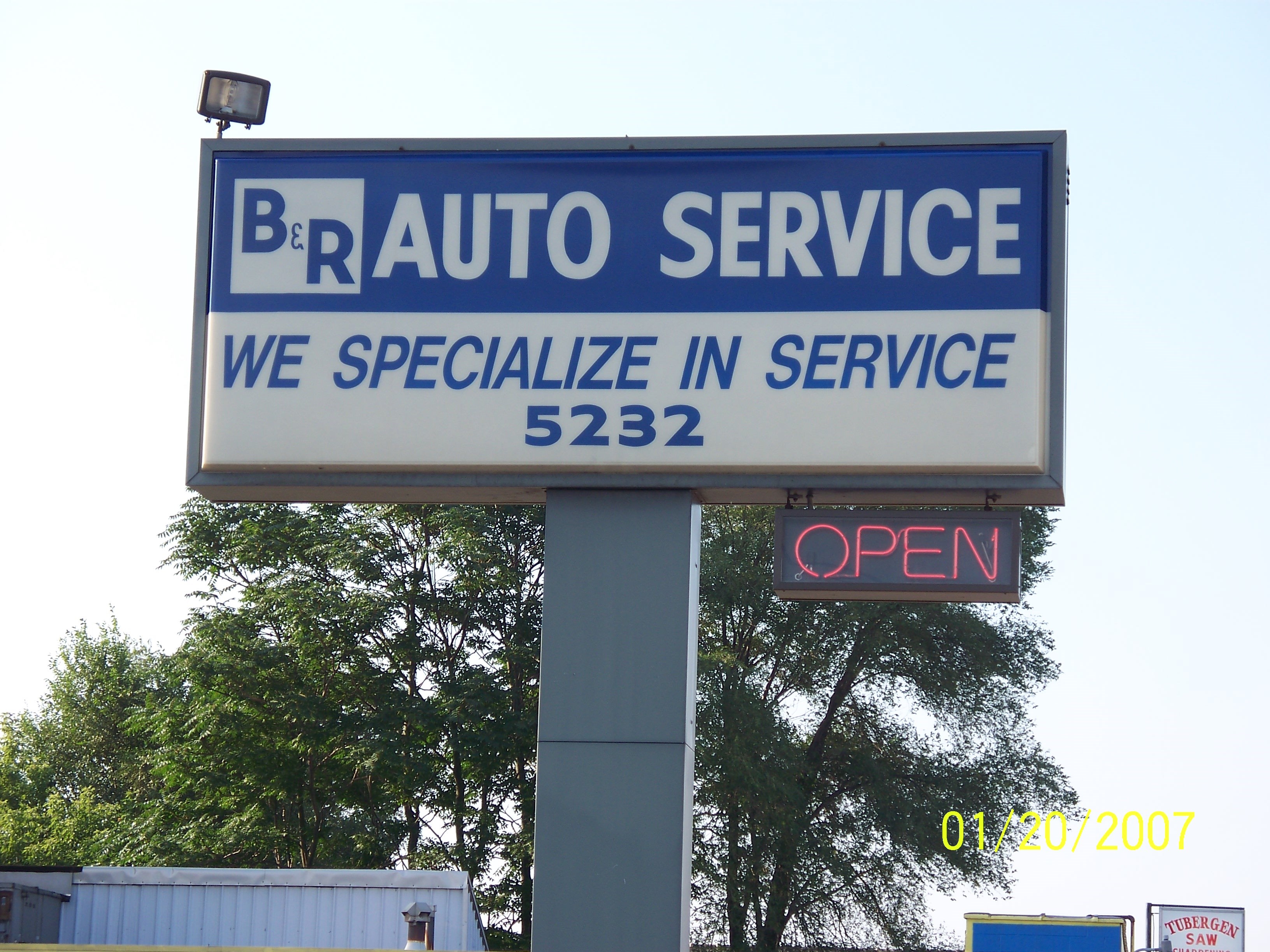 Logo for B and R Auto Center