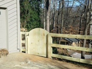 Gate
