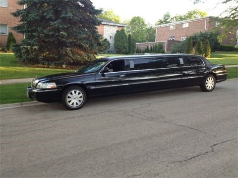 Caal Worldwide Limousines logo