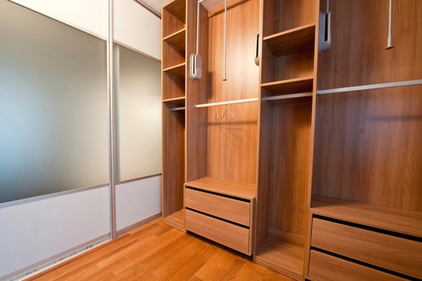 Metro Door Brickell Custom Furniture logo