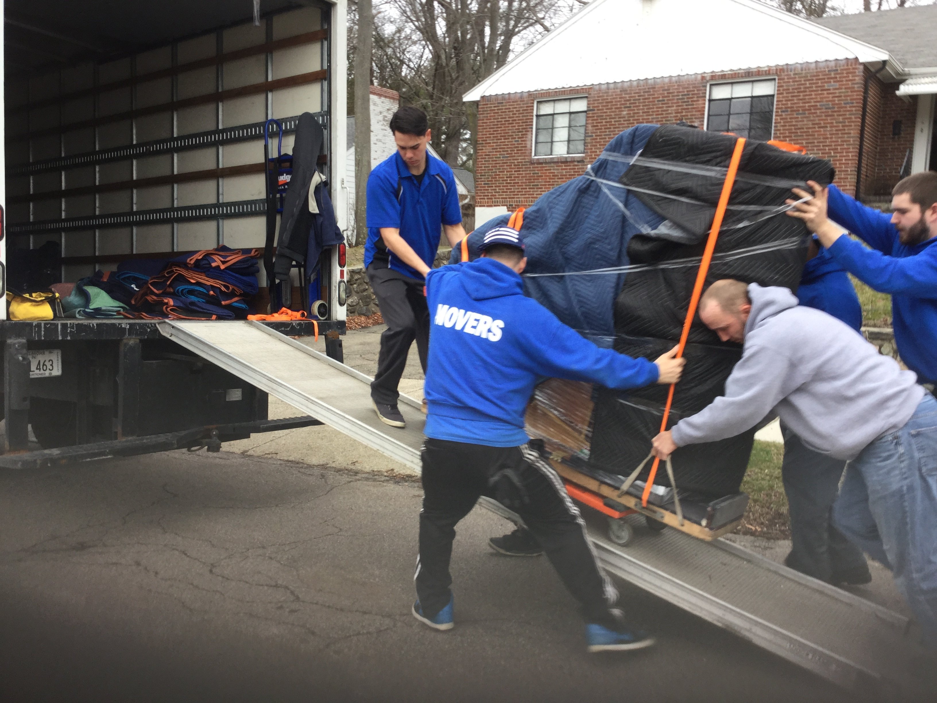 Logo for NES Movers