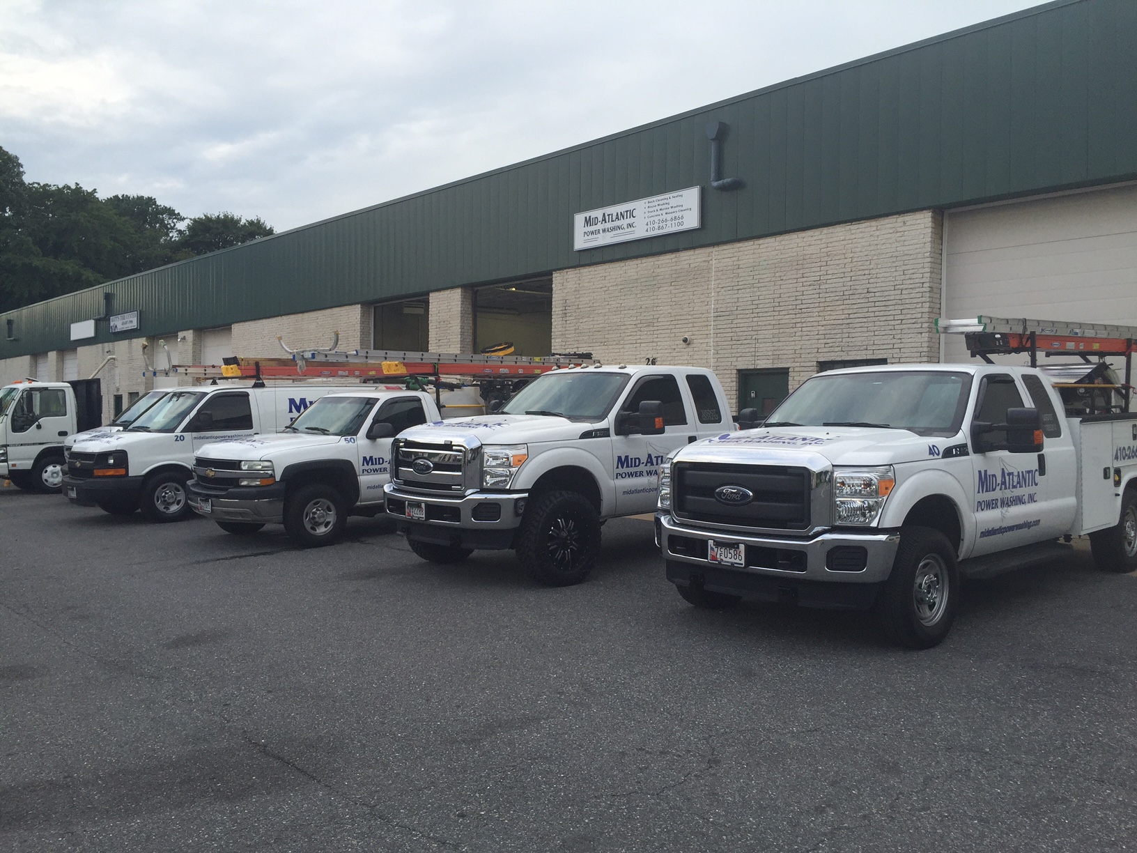 Logo for Mid-Atlantic Power Washing Inc