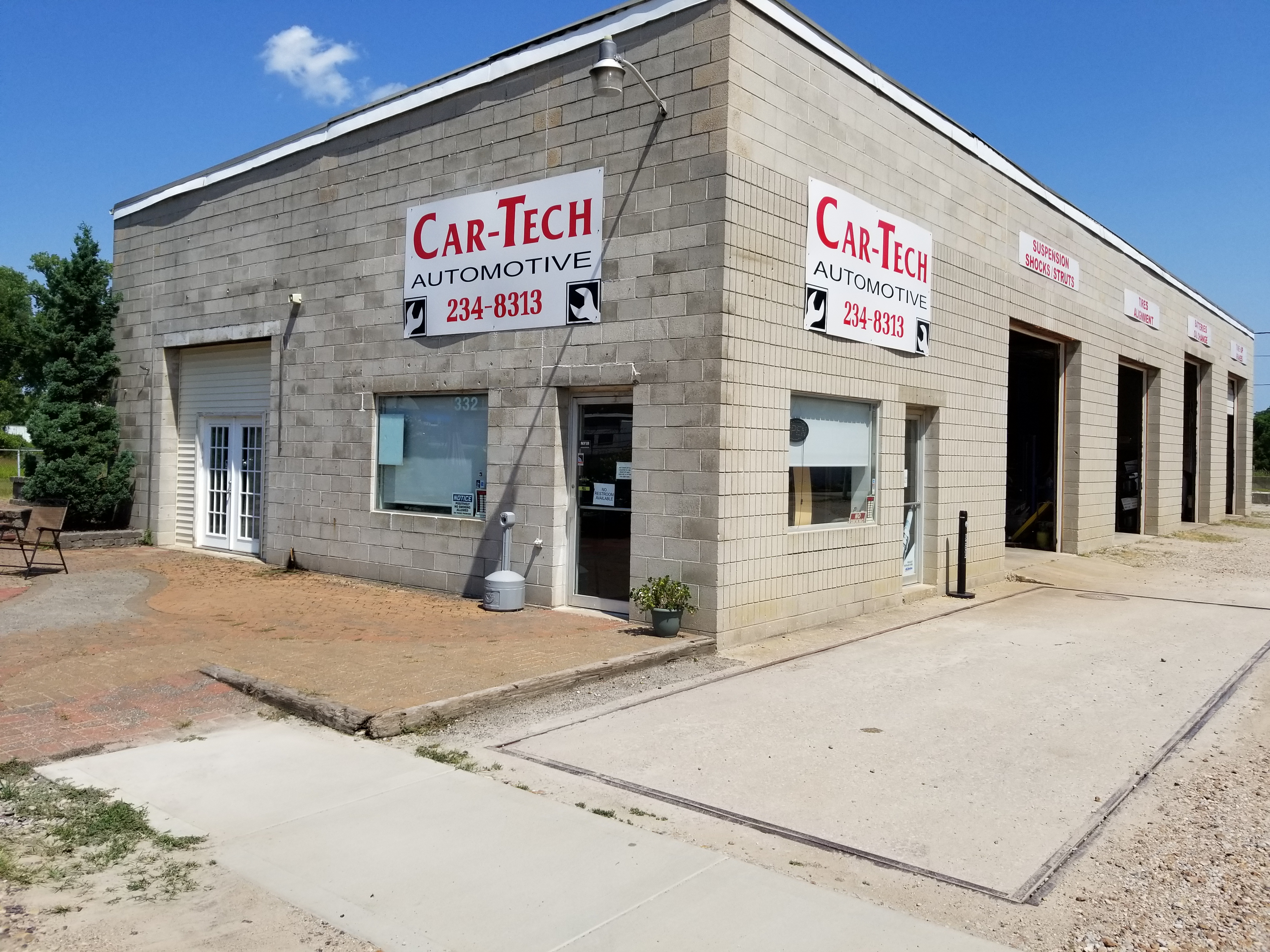 Logo for CAR-TECH AUTOMOTIVE