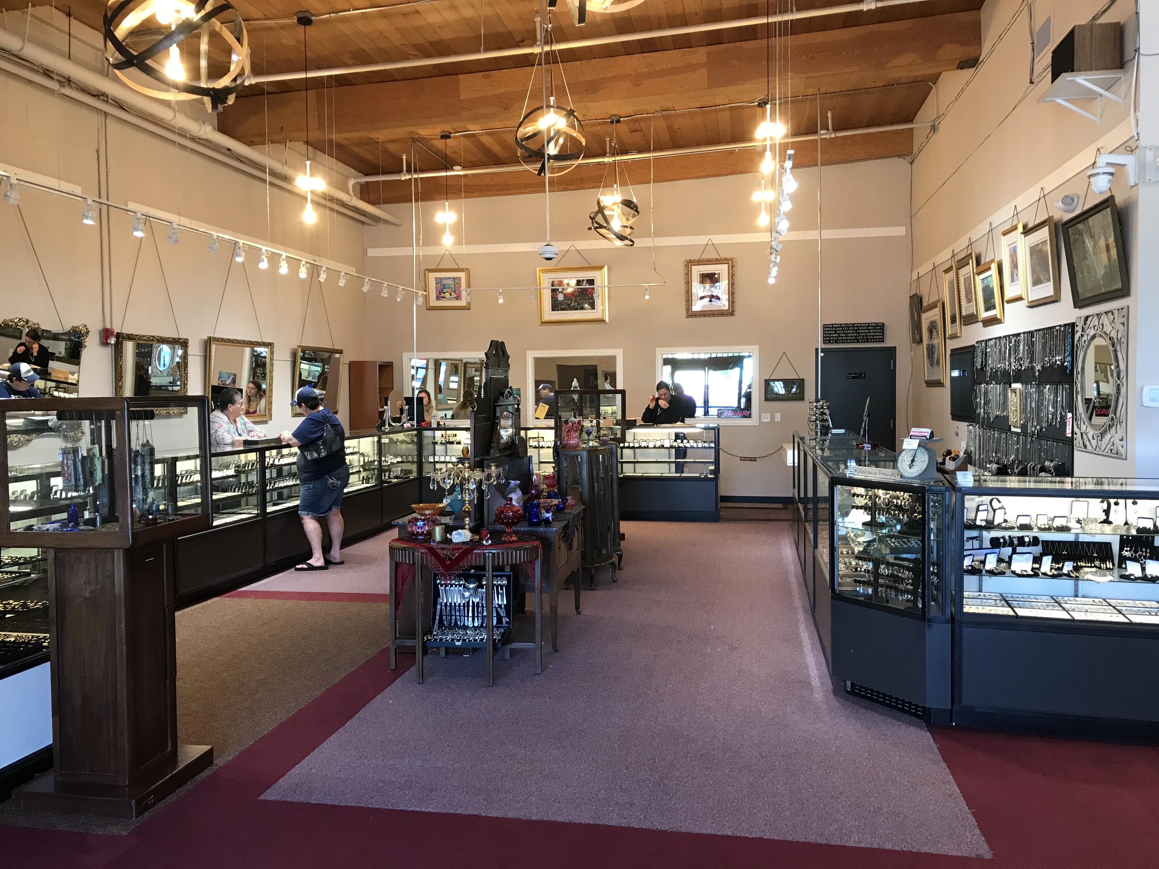 Lizzy's Jewelry Inc. logo