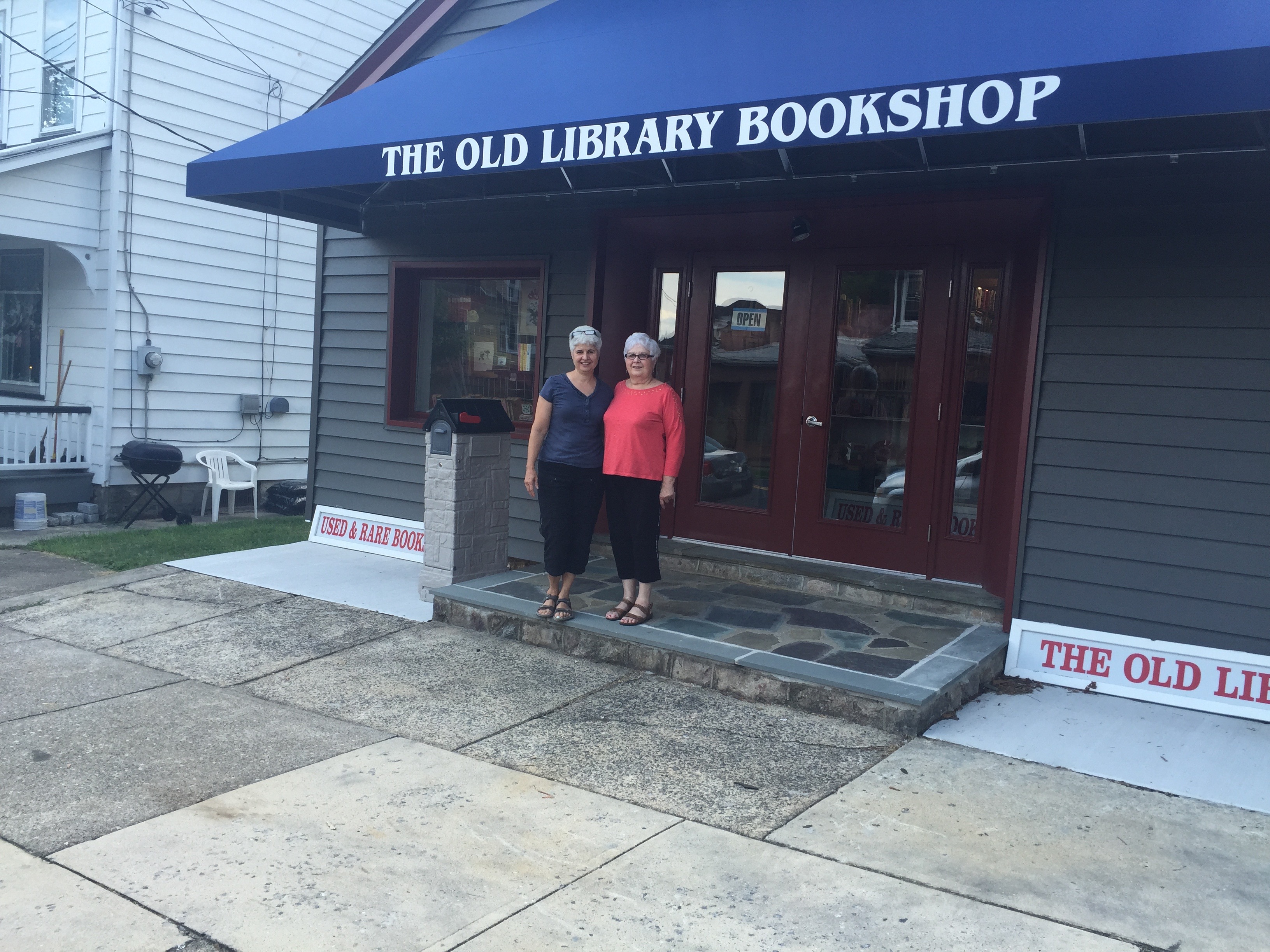 The Old Library Bookshop logo