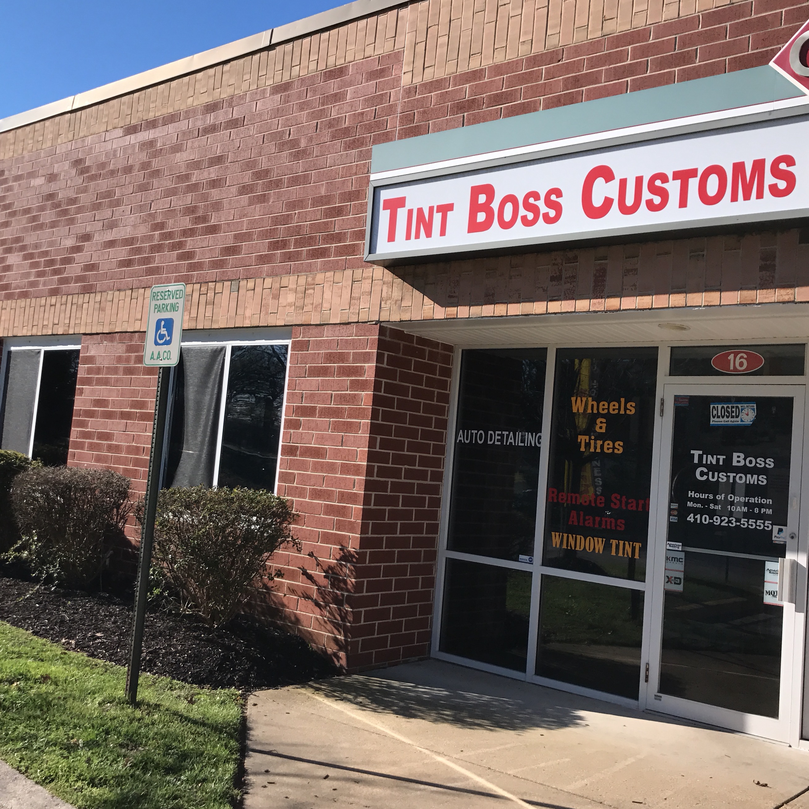 Logo for Tint Boss Customs
