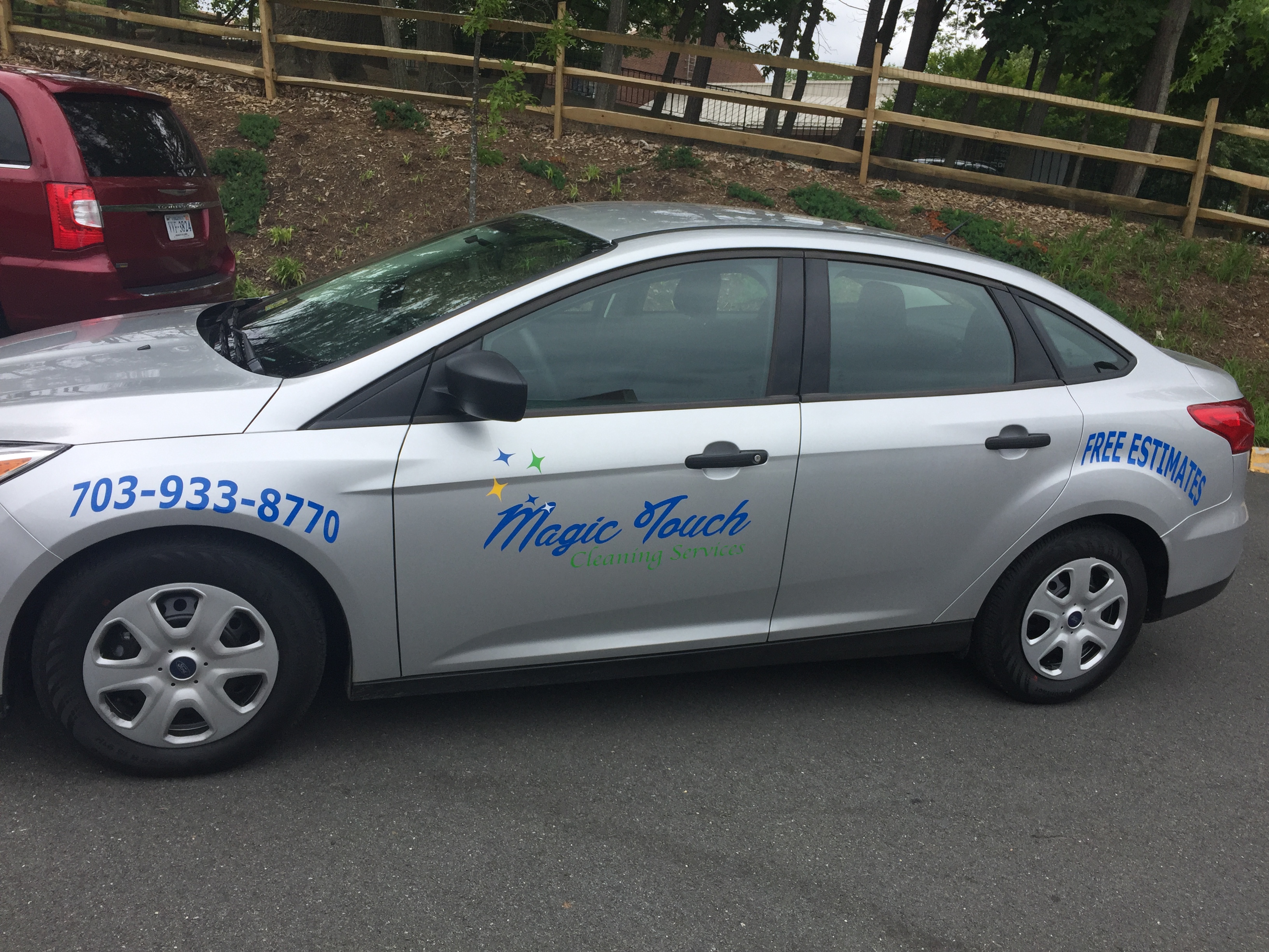 Magic Touch Cleaning Service logo