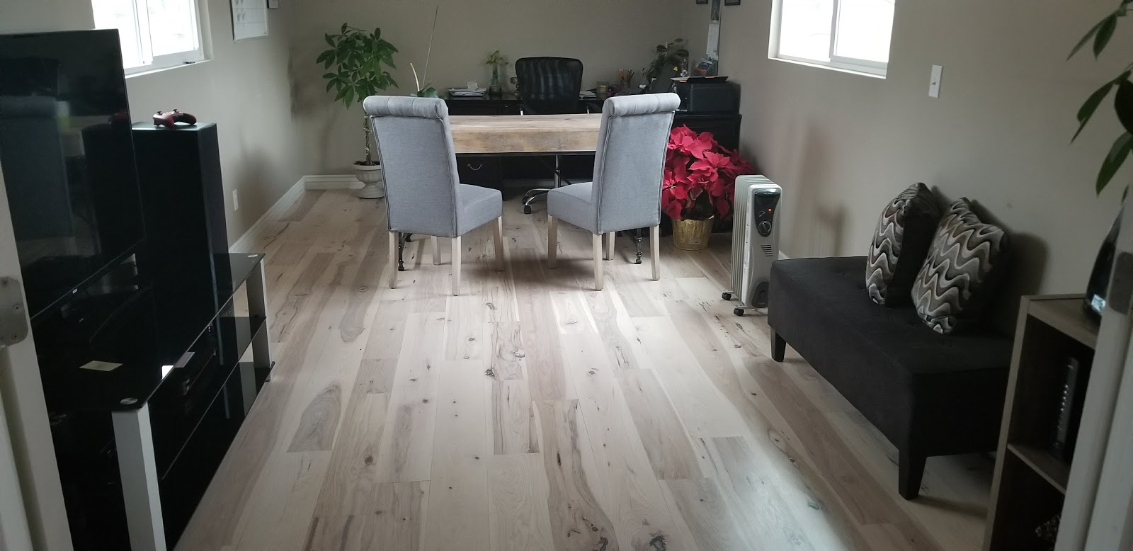 MK HARDWOOD FLOORS, LLC. logo