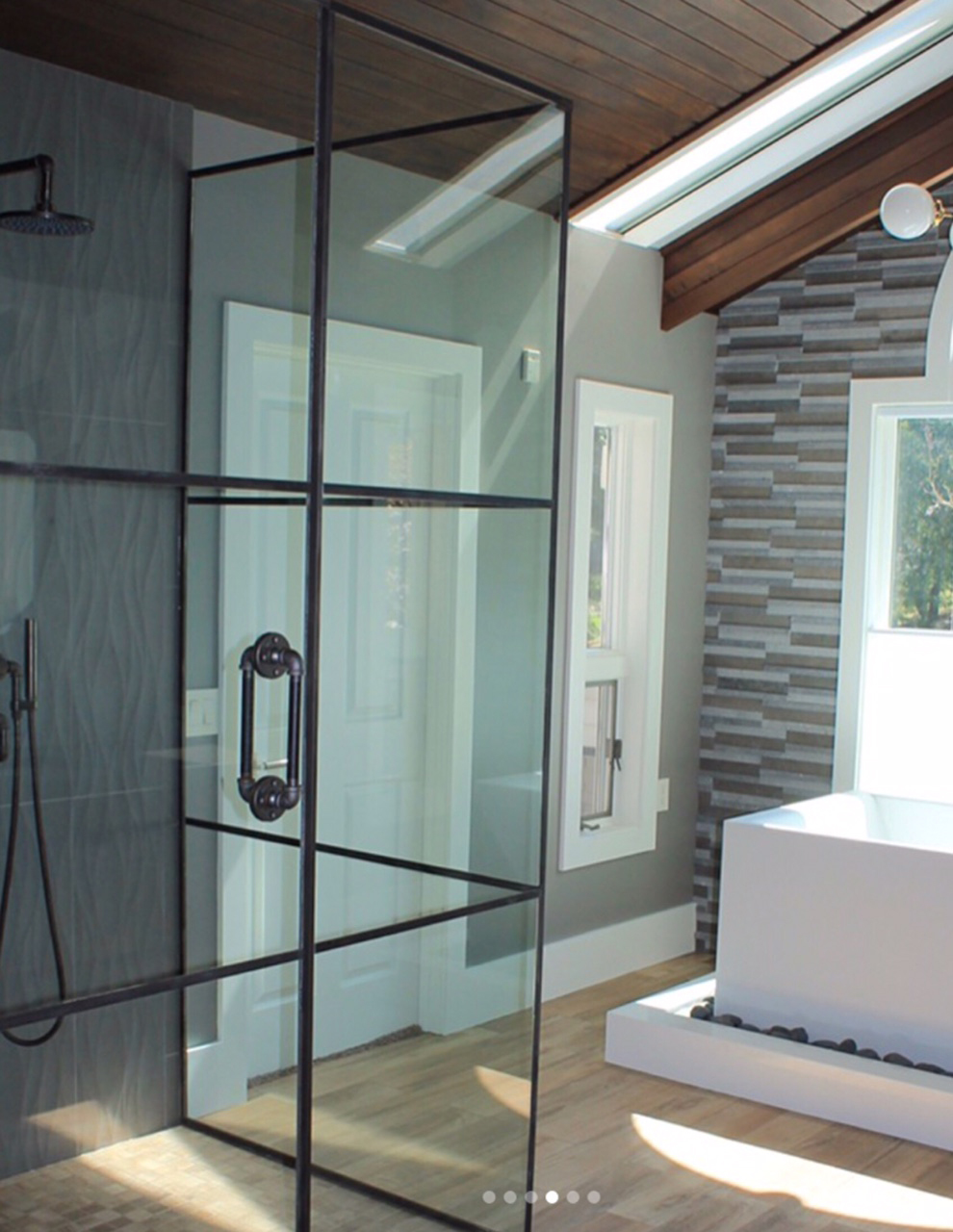 Short Line Glass, LLC logo