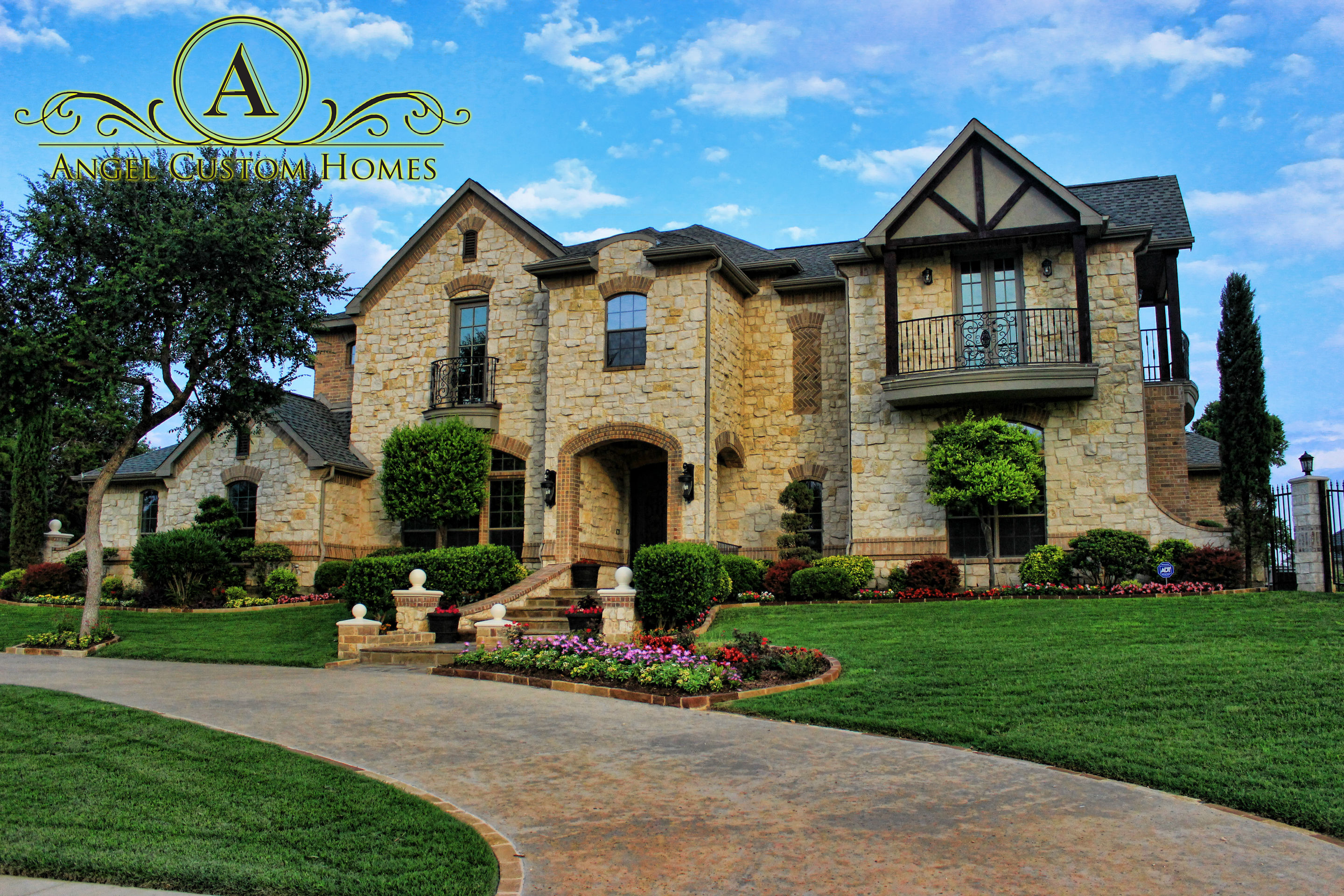 Angel Custom Homes logo