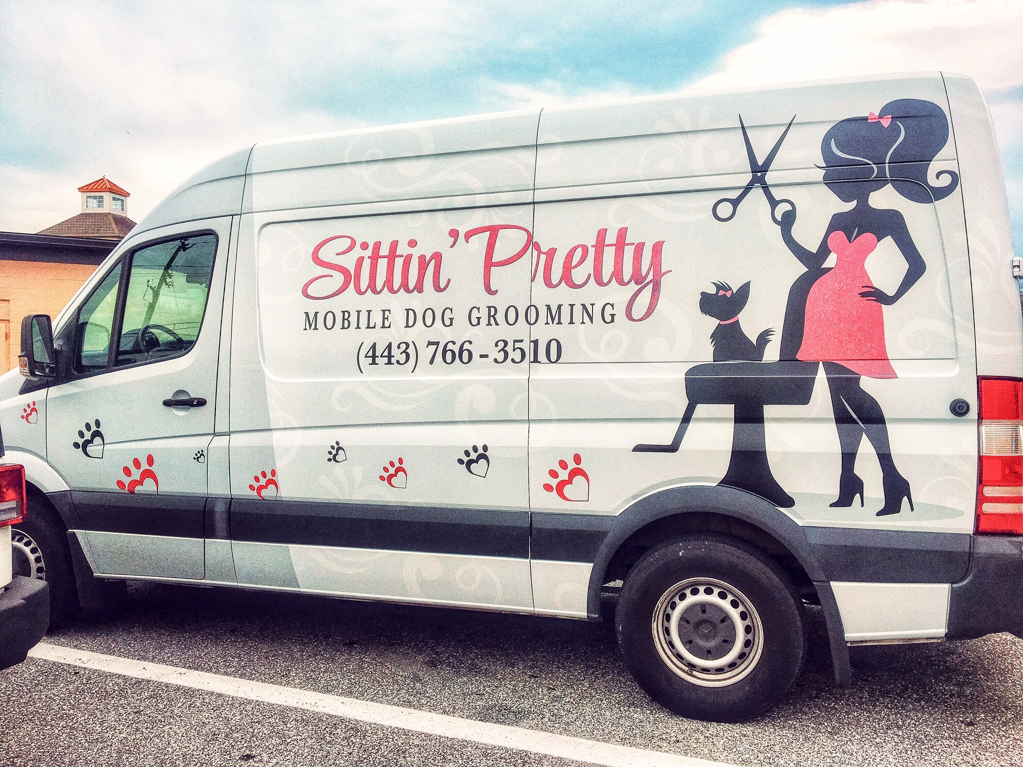 Sittin' Pretty logo