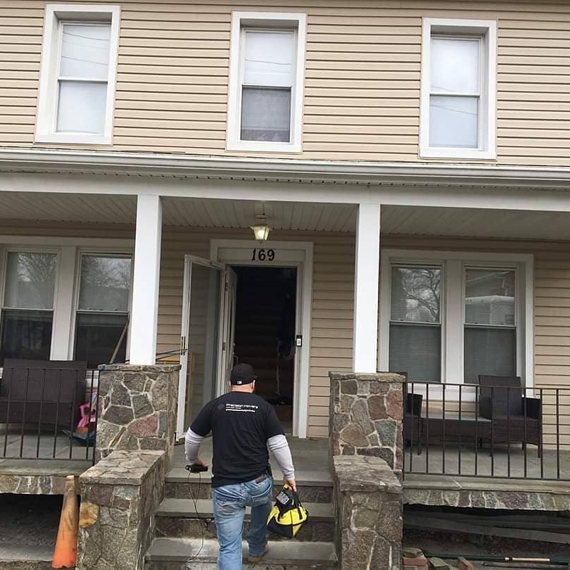 Avatar for McGuire and Sons Moving