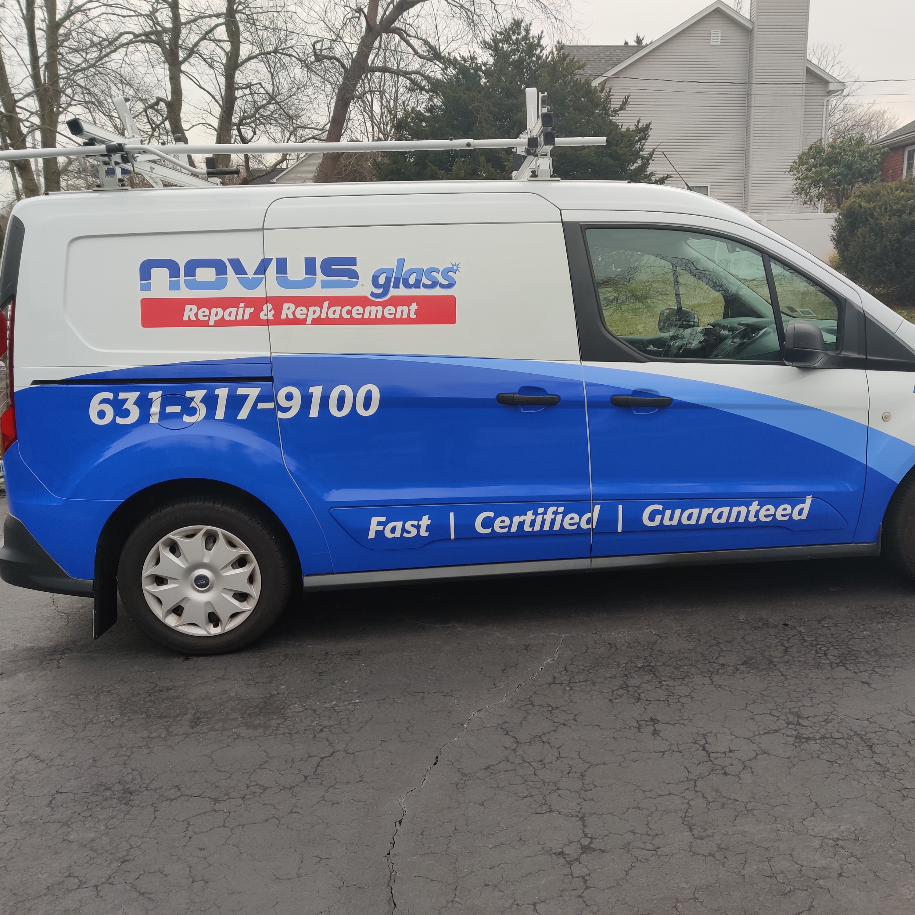 Novus Glass of Suffolk County logo